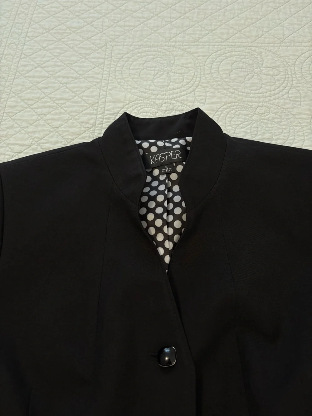 Vintage Y2K Kasper black belted blazer jacket. Size 8.